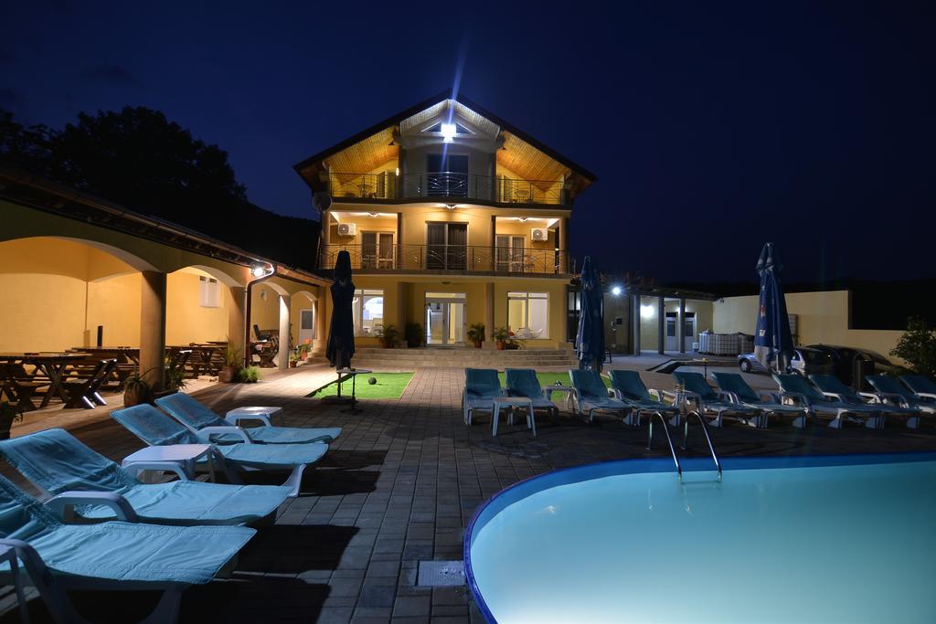 Casa Marina 호텔 Ieşelniţa 외부 사진