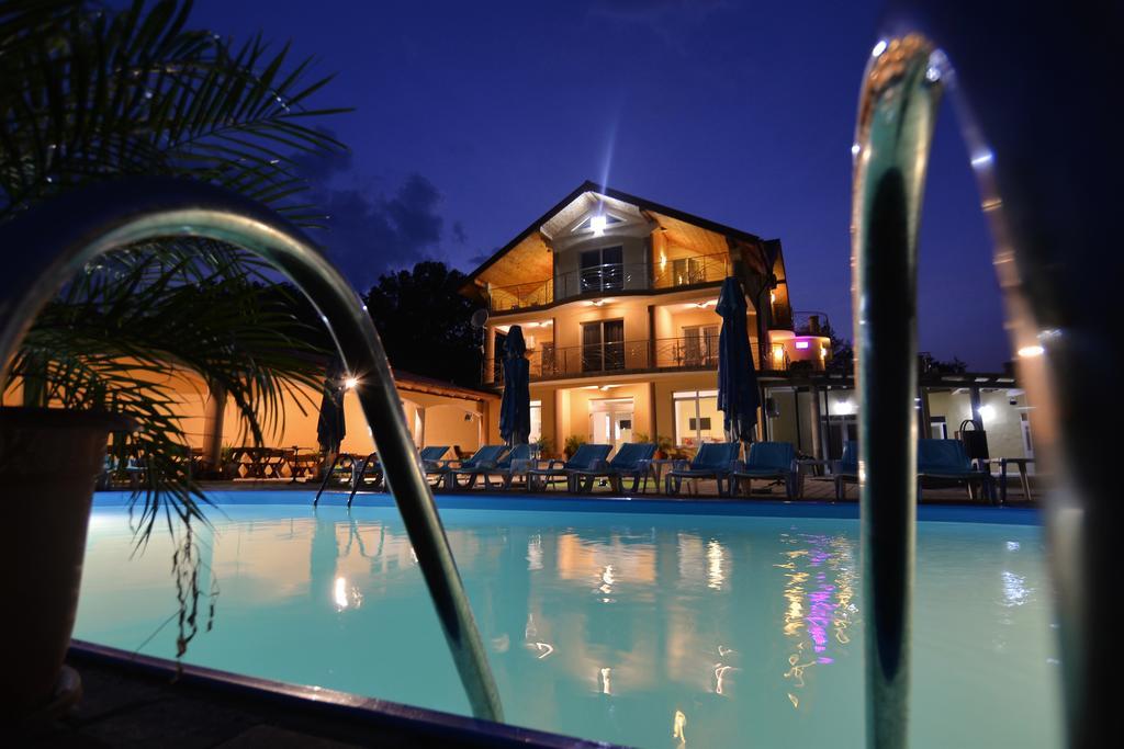 Casa Marina 호텔 Ieşelniţa 외부 사진